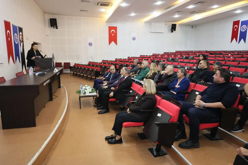 GAÜN Spor Bilimleri Fakültesi akademik kurul toplantısı yapıldı