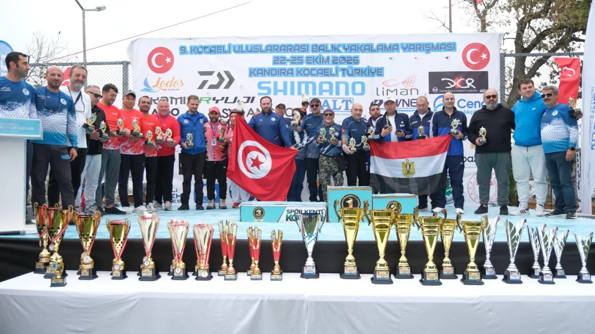 Kandıra’da oltaya 41 santimetrelik “eşkina” takıldı