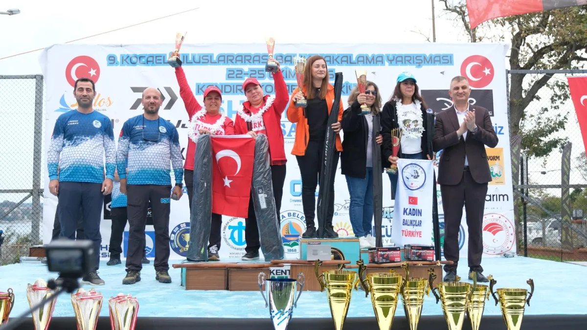Kandıra’da oltaya 41 santimetrelik “eşkina” takıldı