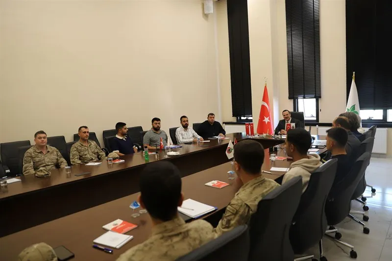 Deprem sonrası hasarlı yapılarda yıkım çalışmaları masaya yatırıldı