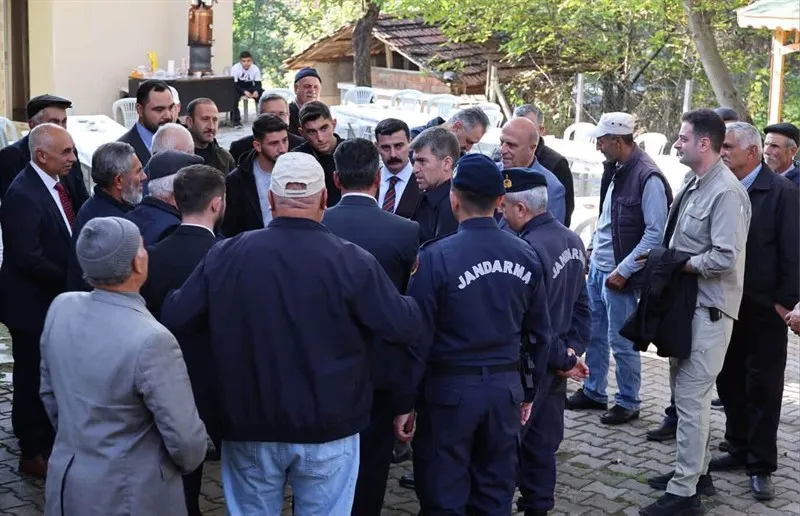 Amasya Valisi Bakan, Milletvekili Hasan Çilez ve Genel Sekreter Erdin Acar, Kuzalan ve Arpaderesi köylerini ziyaret etti