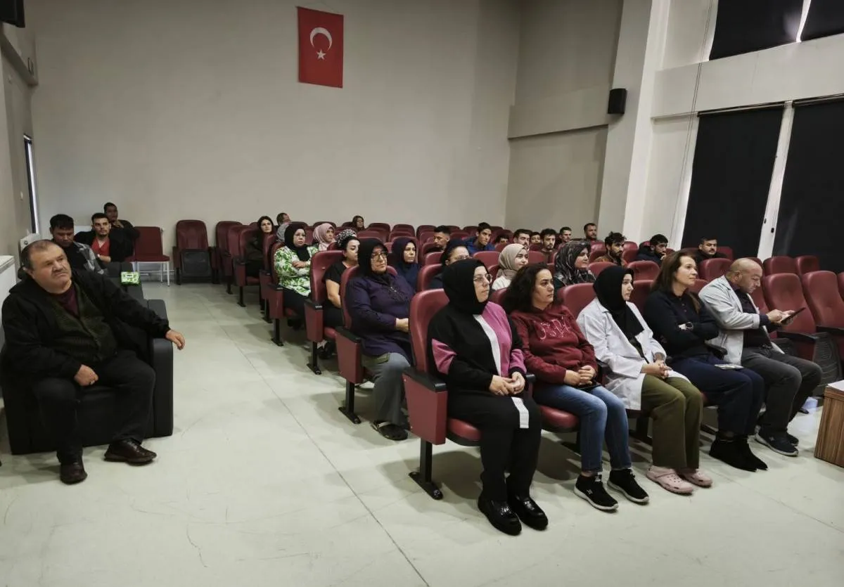 AFSÜ Diş Hekimliği Fakültesi’nden Engelsiz Yaşam Merkezi çalışanlarına ağız ve diş sağlığı eğitimi