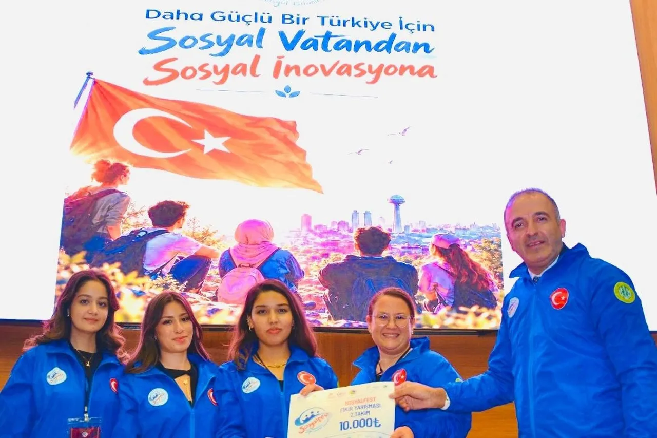 İİBF Öğrencilerinden Sosyalfest Fikir Yarışması’nda ikincilik başarısı