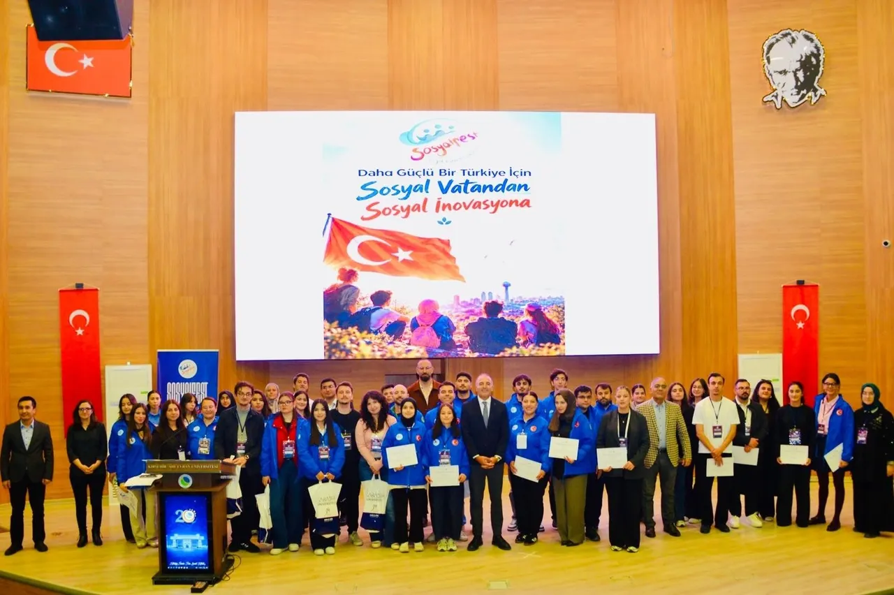 İİBF Öğrencilerinden Sosyalfest Fikir Yarışması’nda ikincilik başarısı