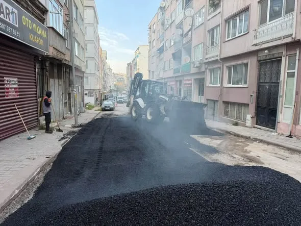 Bandırma Belediyesi, Bandırma'nın her köşesinde çalışmaya devam ediyor