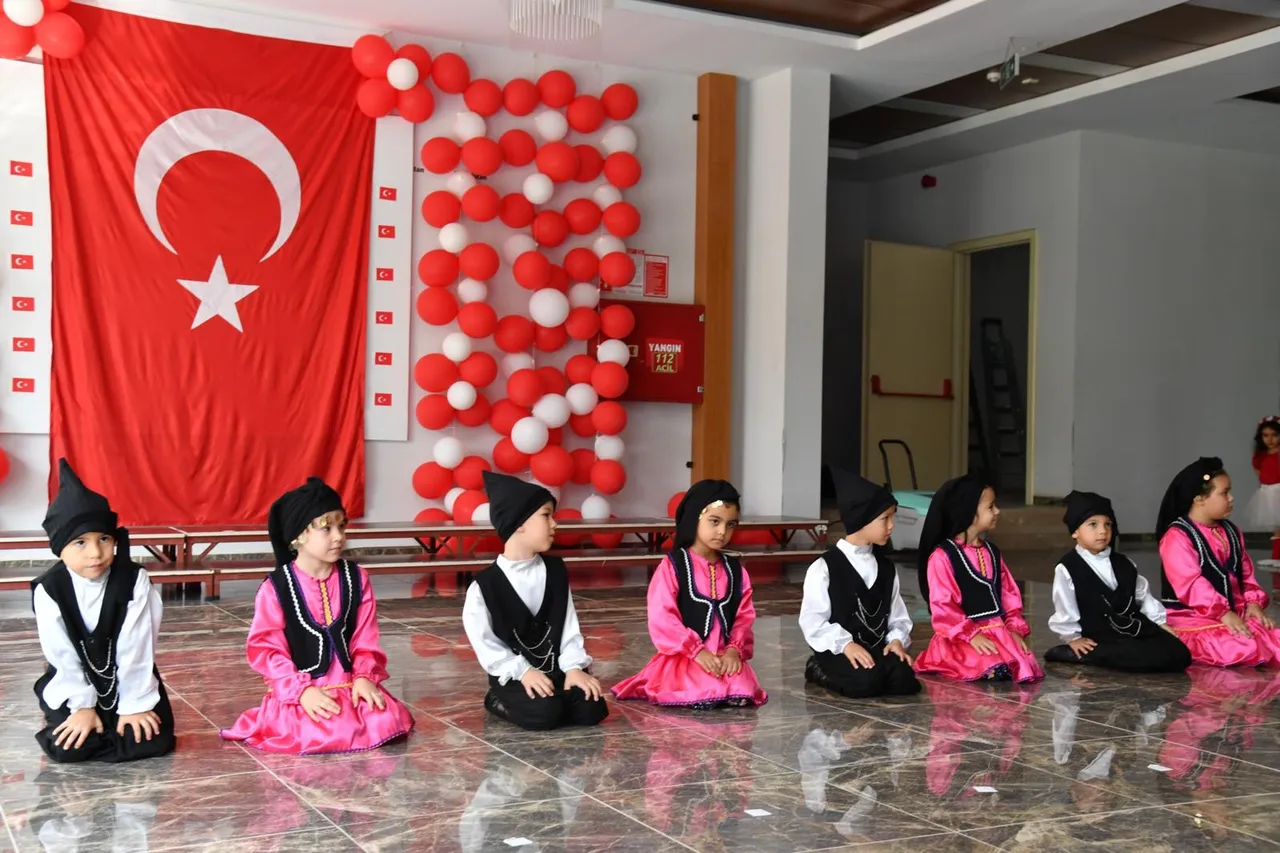 Osmaniye Korkut Ata Üniversitesi Anaokulunda 29 Ekim Cumhuriyet Bayramı coşkusu