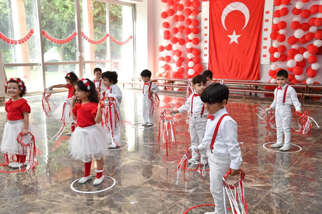 Osmaniye Korkut Ata Üniversitesi Anaokulunda 29 Ekim Cumhuriyet Bayramı coşkusu