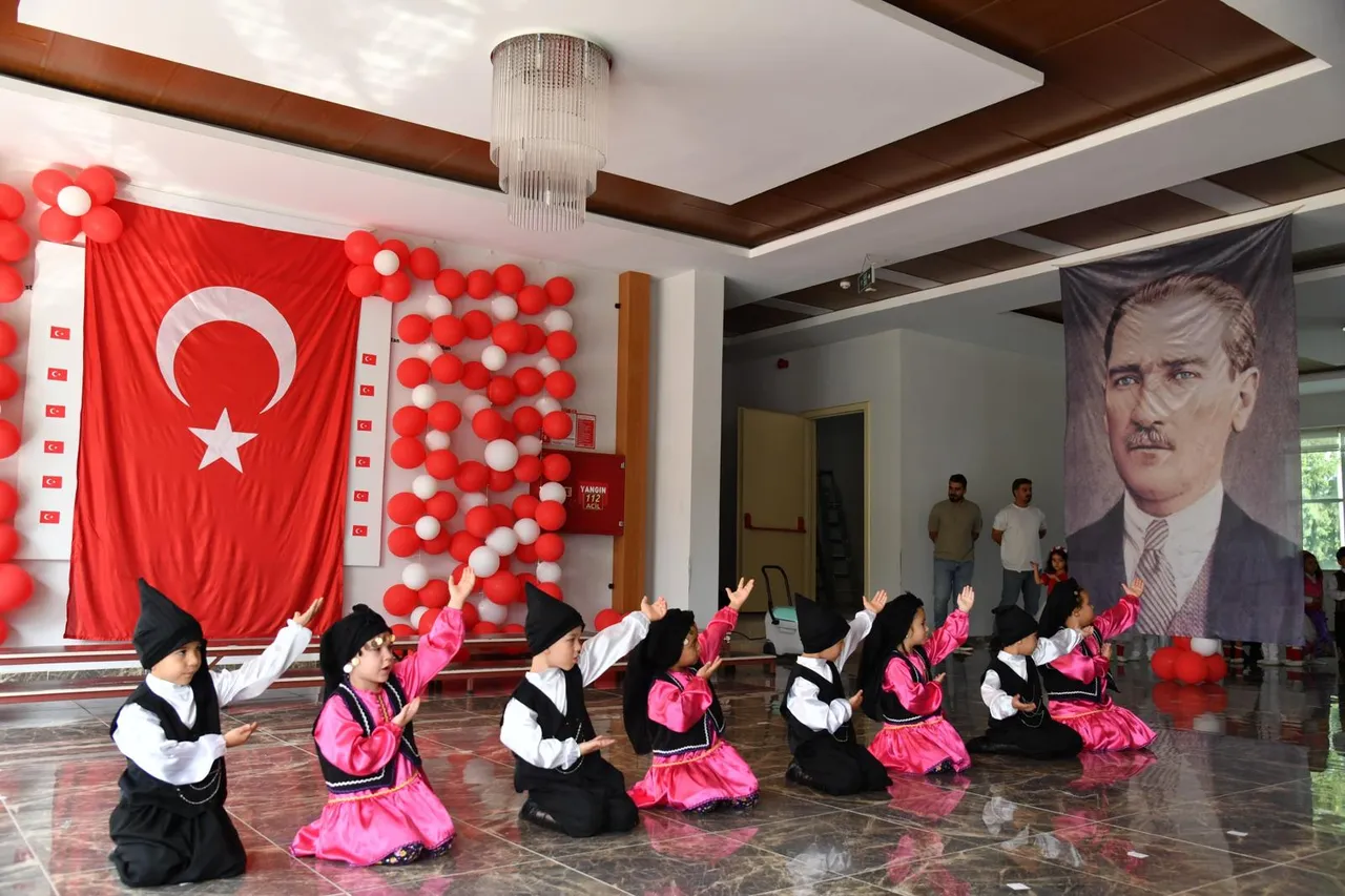 Osmaniye Korkut Ata Üniversitesi Anaokulunda 29 Ekim Cumhuriyet Bayramı coşkusu