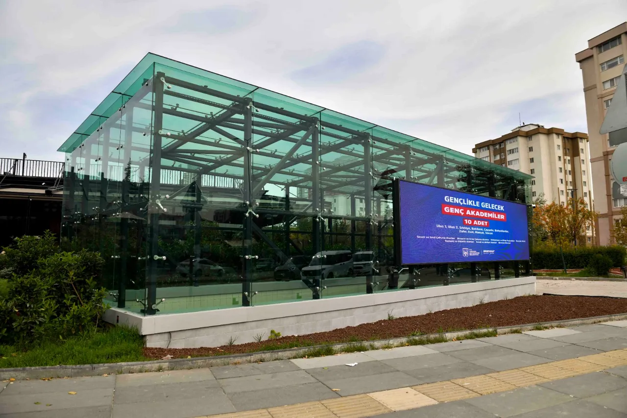 Ankara Büyükşehir’den metro istasyonu ve alt geçitte kanopi çalışması