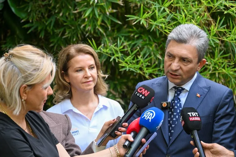 Vali Şahin: Denizaltı yaşamını yeniden inşa edeceğiz
