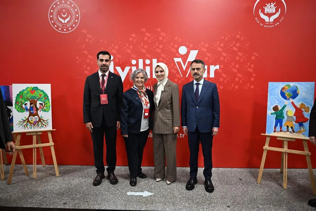 Aile ve Sosyal Hizmetler Bakanı Göktaş ve Vali Aktaş'ın Katılımıyla 'Aile Dostu İşletmeler Ödül Töreni' gerçekleşti