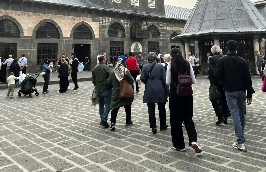 Elazığ Belediyesi Edebiyat Atölyesi Katılımcılarından Diyarbakır’a Kültür yolculuğu