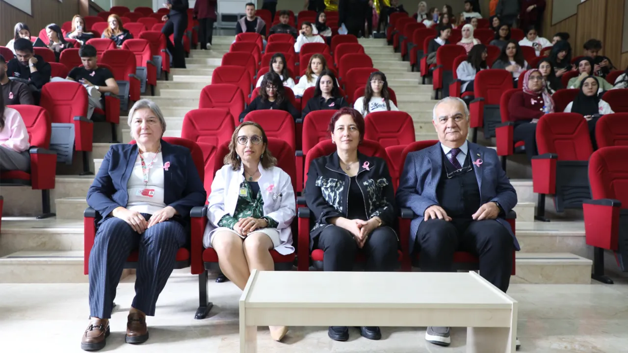 Eczacılık Fakültesinde meme kanseri farkındalık konferansı düzenlendi