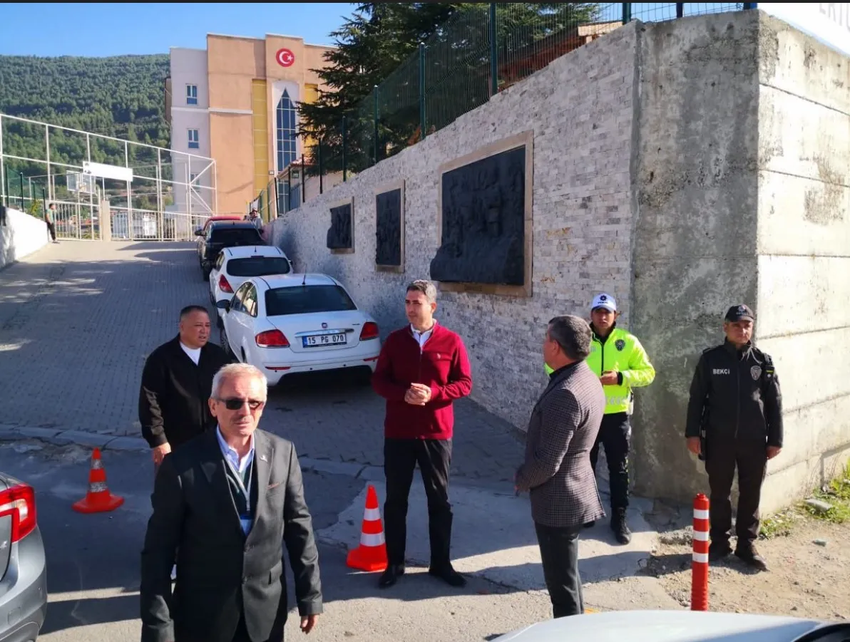 Bucak Kaymakamı Kuruca, KPSS sınavının gerçekleştirileceği okul bölgelerinde incelemelerde bulundu