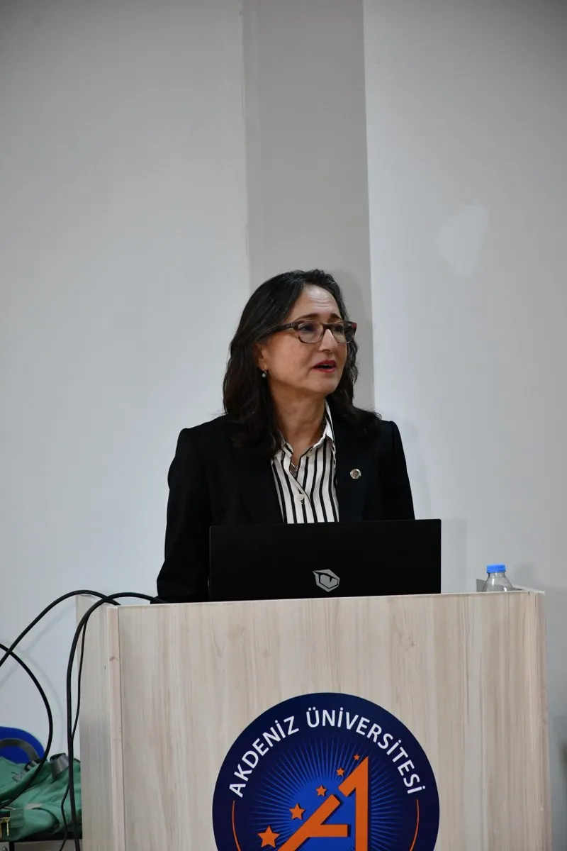 Serik’te ilk dersin konusu yaratıcı düşünme oldu