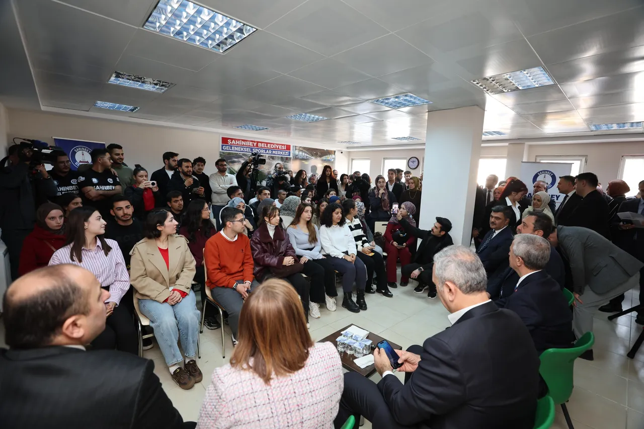 Şahinbey Belediyesi Genç Ofis'i kapılarını üniversiteli gençlere açtı