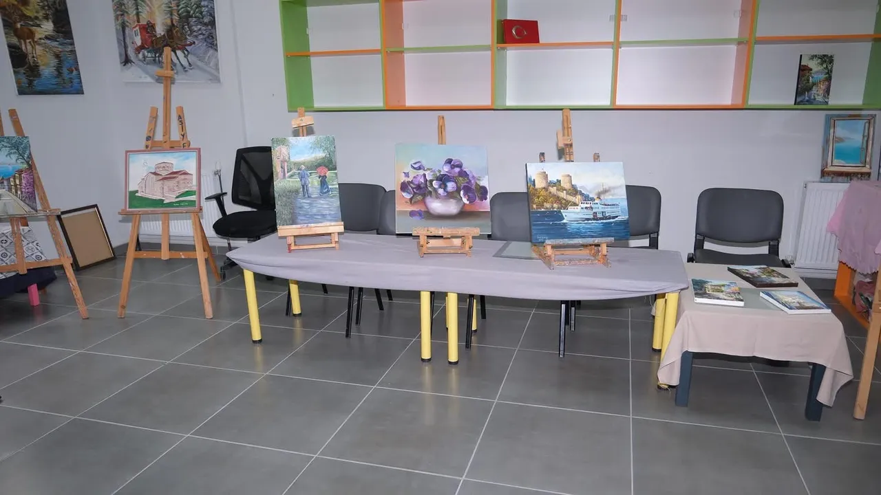 Kırklareli Belediyesi, Üreten Kadınlarla Yaşayan Cumhuriyet temasıyla düzenlenen programa katıldı