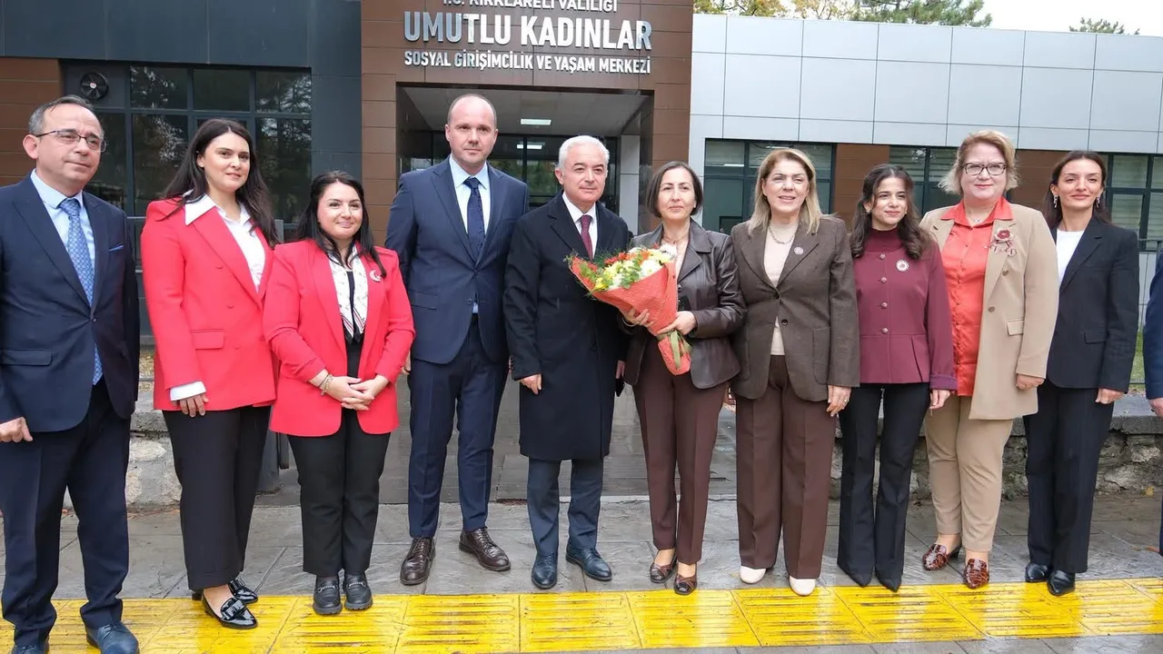 Kırklareli Belediyesi, Üreten Kadınlarla Yaşayan Cumhuriyet temasıyla düzenlenen programa katıldı