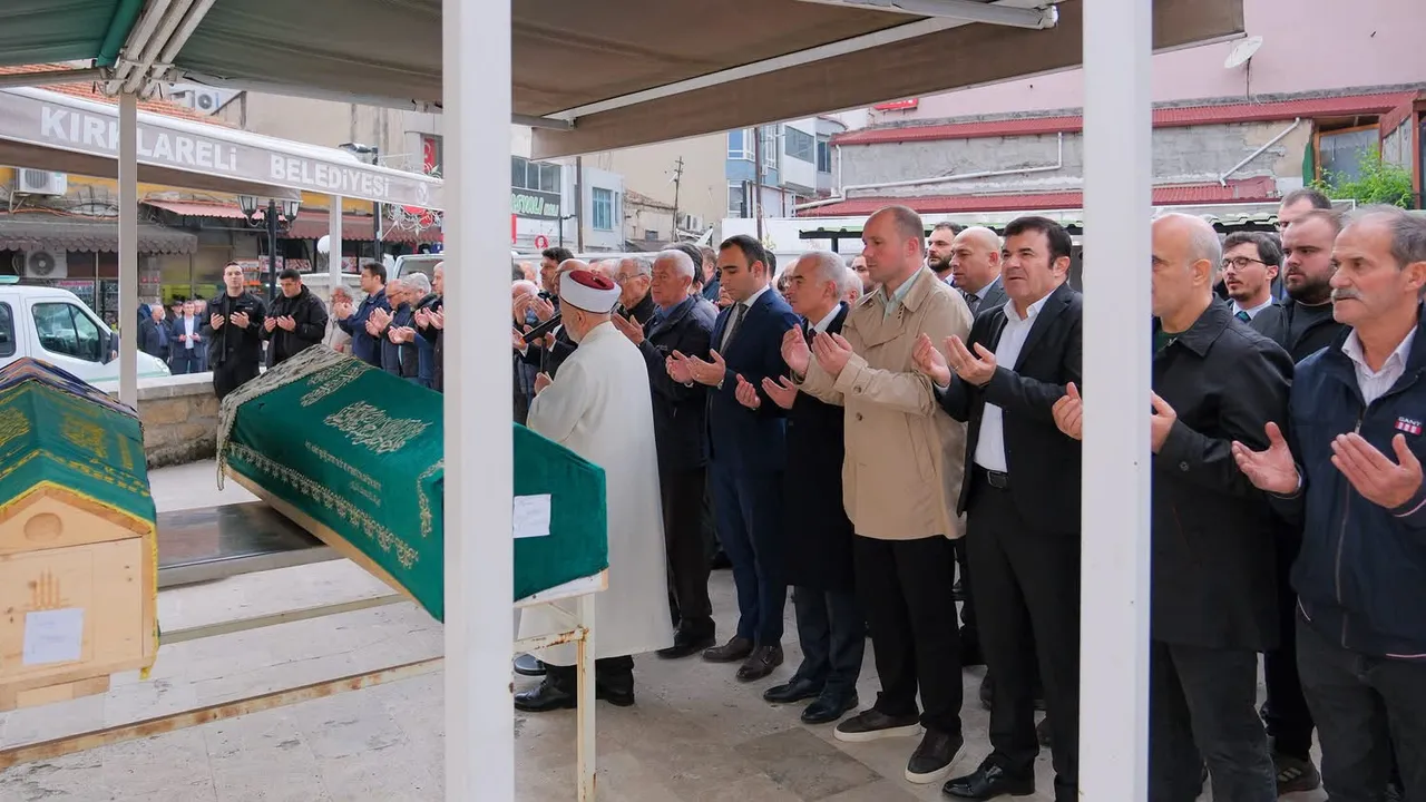 Kırklareli Belediyesi, Sevim Çiftlik'i son yolculuğuna uğurladı