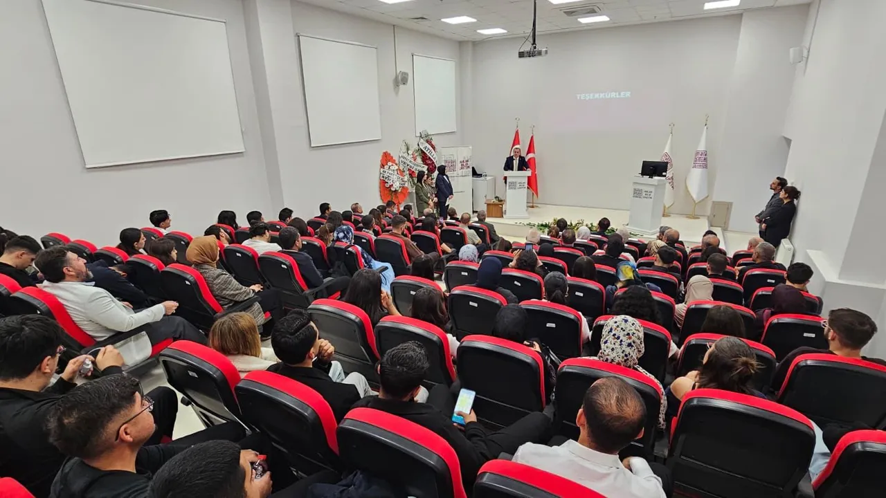 MAÜ Midyat Sanat ve Tasarım Fakültesinde açılış dersi Veysi Şahin’den