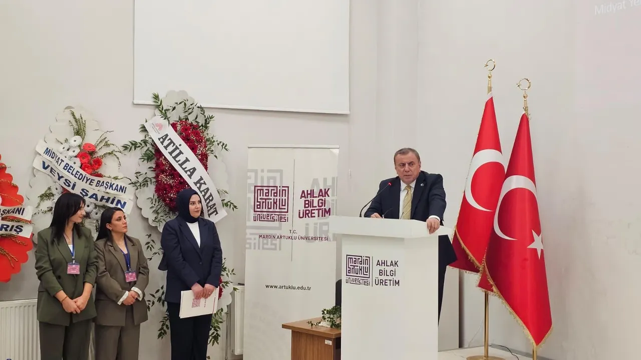 MAÜ Midyat Sanat ve Tasarım Fakültesinde açılış dersi Veysi Şahin’den