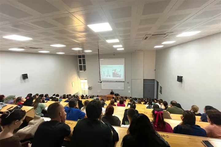 Trakya Üniversitesi Hastanesinde “Temel İletişim Becerileri ve Beden Dili” eğitimi verildi