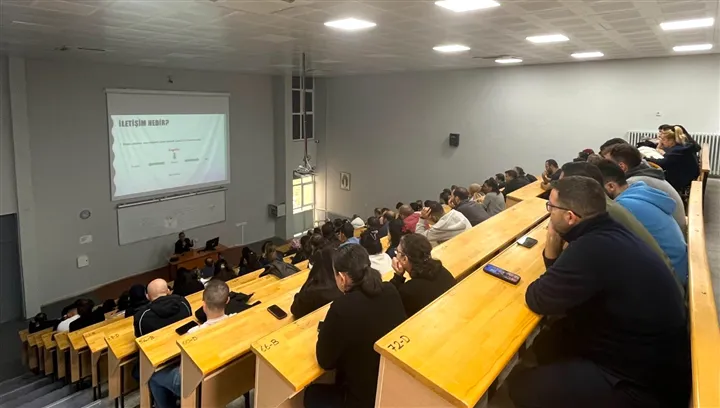 Trakya Üniversitesi Hastanesinde “Temel İletişim Becerileri ve Beden Dili” eğitimi verildi