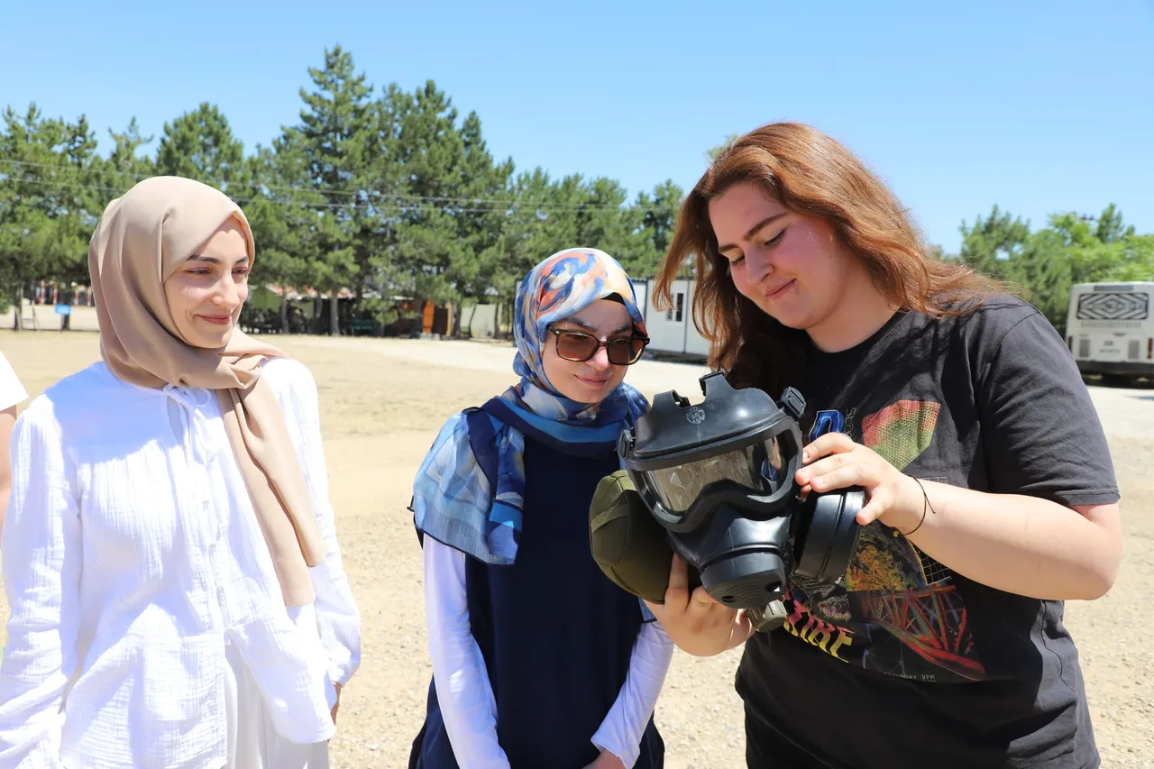 Konya Gıda ve Tarım Üniversitesi: Öğrencilerine KBRN Savunma ve Tugay Komutanlığı’nda özel eğitim