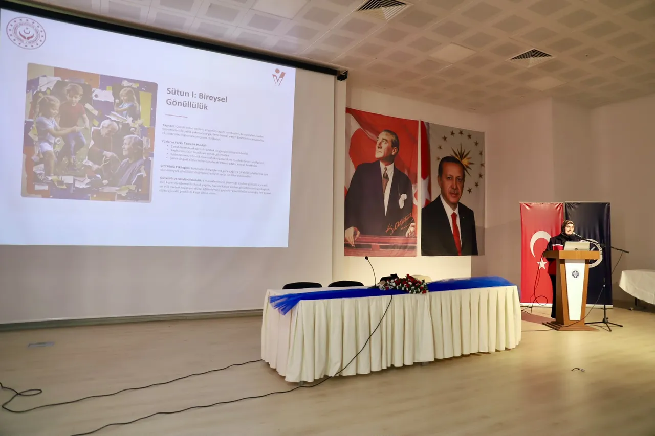 Üniversite personele “İyilik Var Millî Gönüllülük Platformu” tanıtıldı