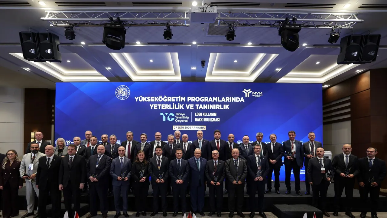 Bakan Işıkhan, Mesleki Yeterlilik Kurumu Yükseköğretimde Yeterlilik ve Tanınırlık-TYÇ Logo Kullanım Hakkı Buluşması Programı’na katıldı