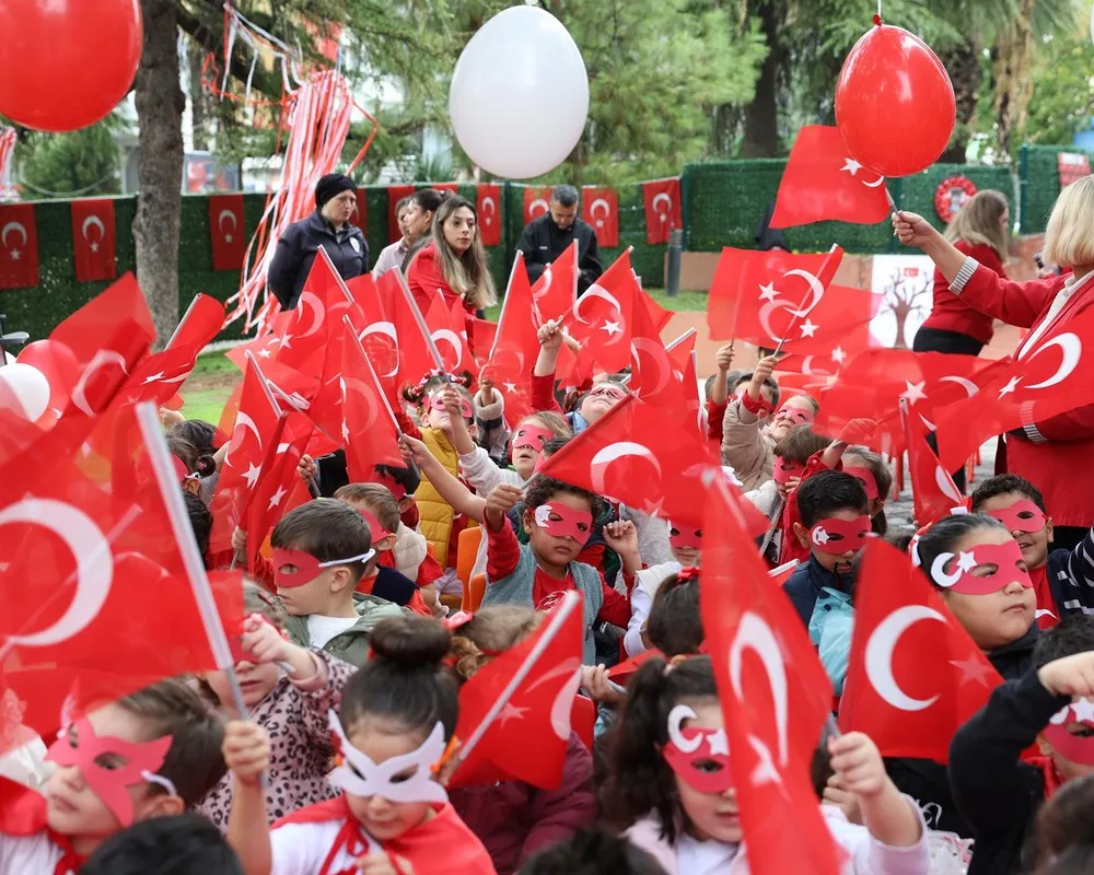 Şehzadeler’in çocuk evlerinde 29 Ekim coşkusu