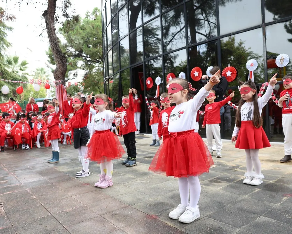 Şehzadeler’in çocuk evlerinde 29 Ekim coşkusu