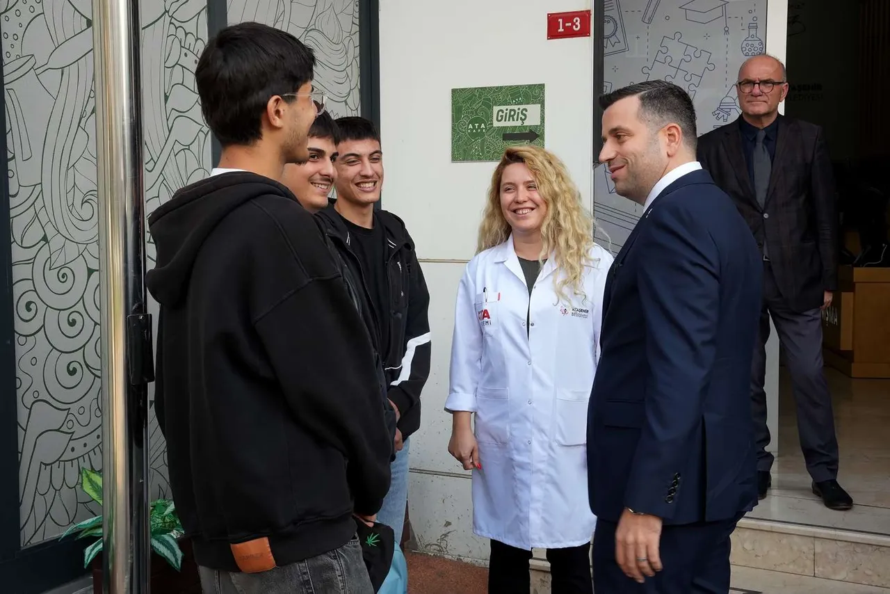 Başkan V. Orhan Ata Akademi’de gençlerle buluştu