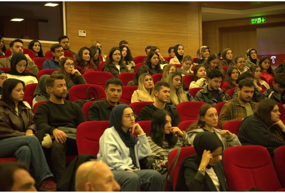 Kastamonu Üniversitesinde “103. Yılında Cumhuriyet: Hafıza, Kimlik ve Süreklilik” paneli düzenlendi