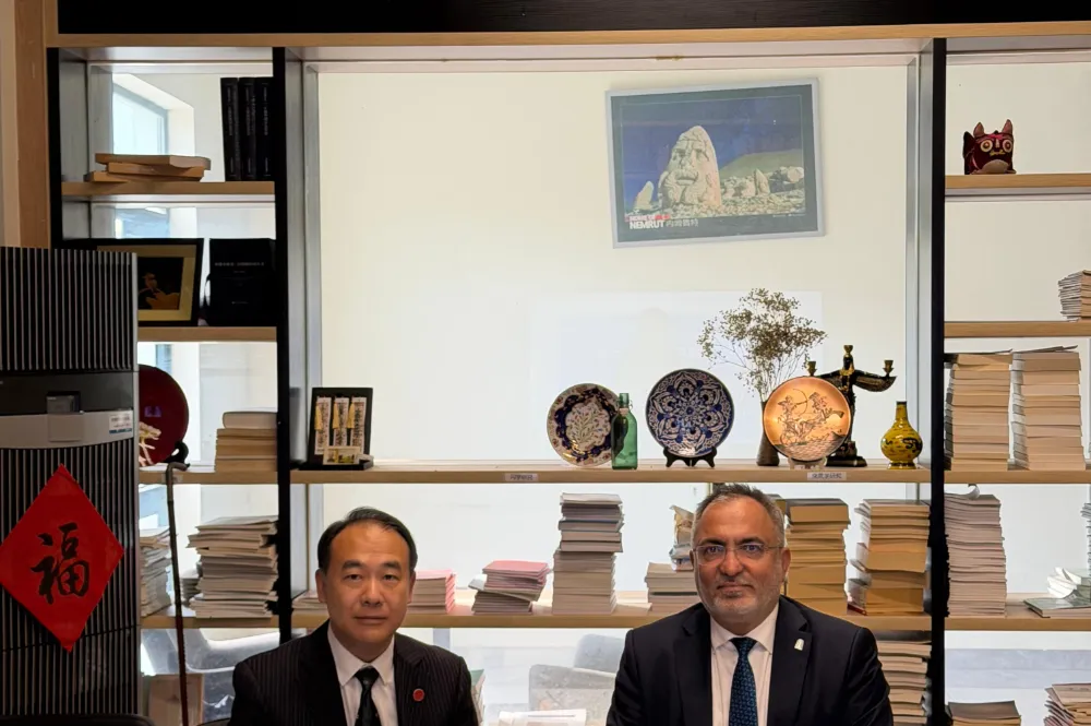 AYBÜ’den Shanghai International Studies University’ye ziyaret ve iş birliği anlaşması