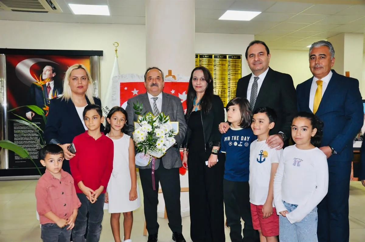 Kaymakam İnci Cumhuriyet temalı sergi açılışını yaptı