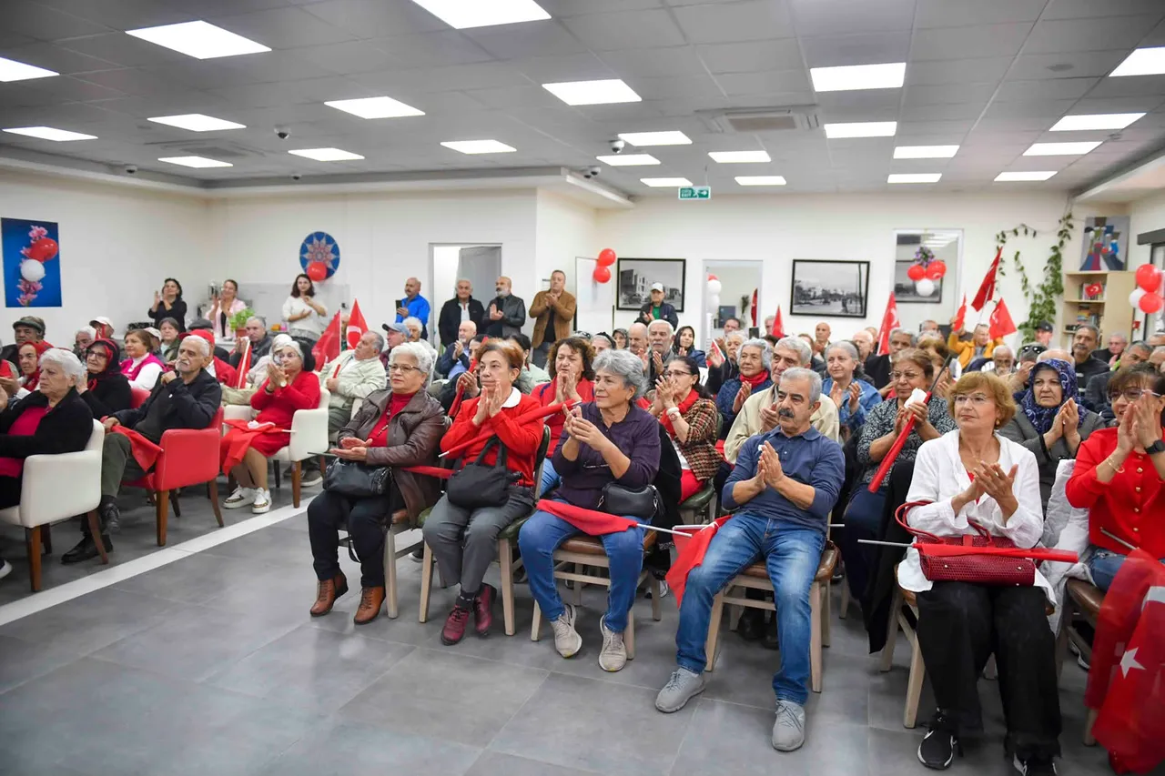 ABB Batıkent Emekliler Lokali’nde Cumhuriyet coşkusu