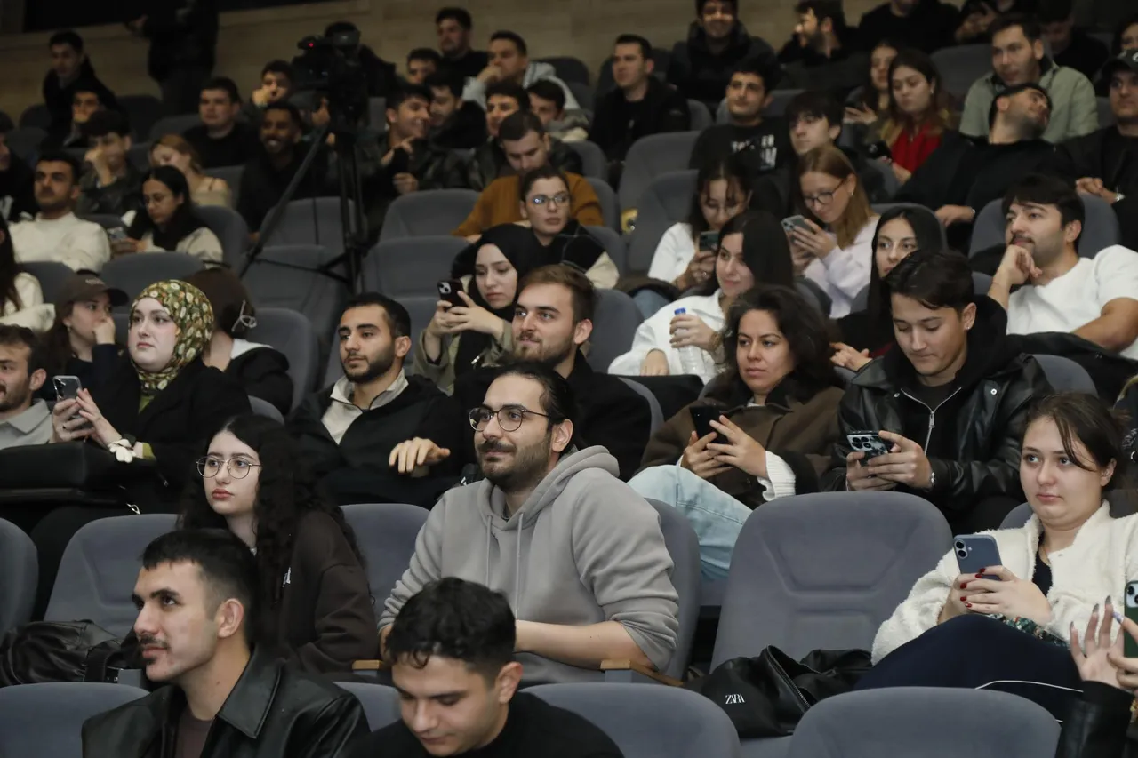 Bandırma Onyedi Eylül Üniversitesinde İŞKUR Gençlik Programı kura çekimi düzenlendi