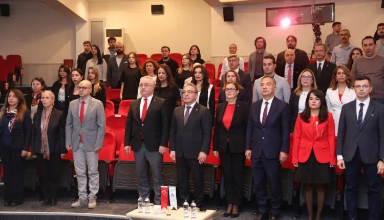 İzmir’in Üniversiteleri Cumhuriyet’in Kazanımlarını DEÜ’de konuştu