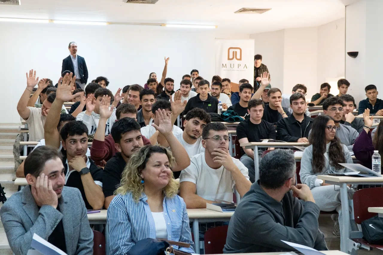 MUPA Beceri üniversite öğrencileriyle ilk dersine başladı