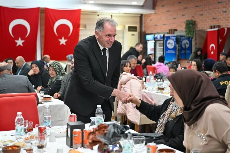 Vali Kartal, şehit aileleri ve gazilerle akşam yemeğinde bir araya geldi