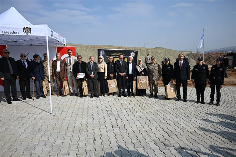 29 Ekim Cumhuriyet Bayramı Haftası’nda şehitlerin hatırasına fidanlar toprakla buluştu
