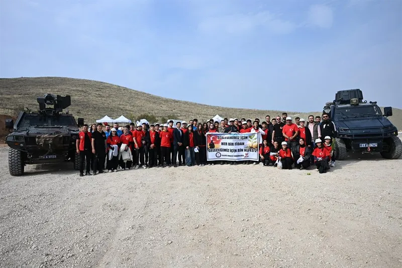 29 Ekim Cumhuriyet Bayramı Haftası’nda şehitlerin hatırasına fidanlar toprakla buluştu