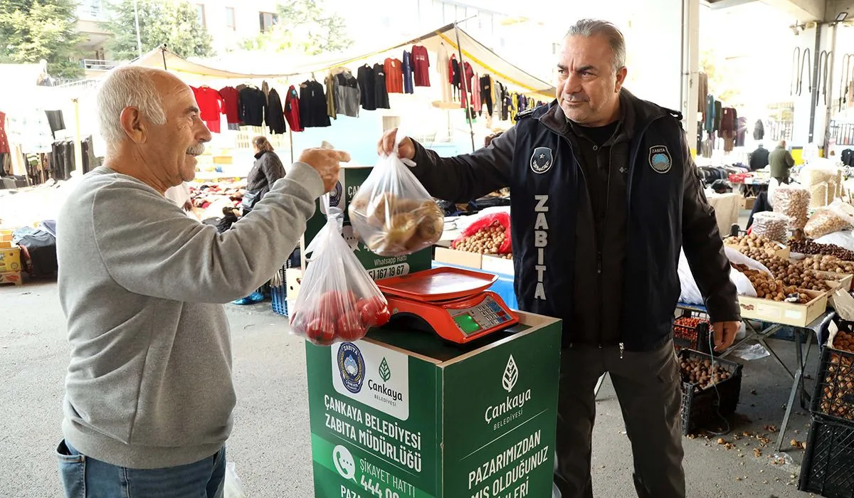 Çankaya zabıtası pazar yerlerinde denetimlerini sürdürüyor