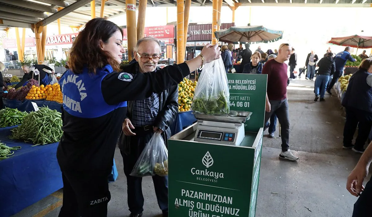 Çankaya zabıtası pazar yerlerinde denetimlerini sürdürüyor