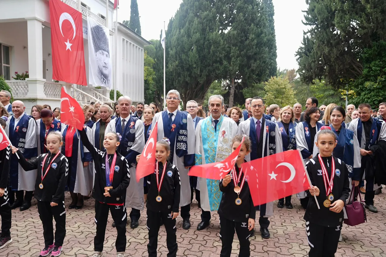 EÜ’de Cumhuriyet coşkusu
