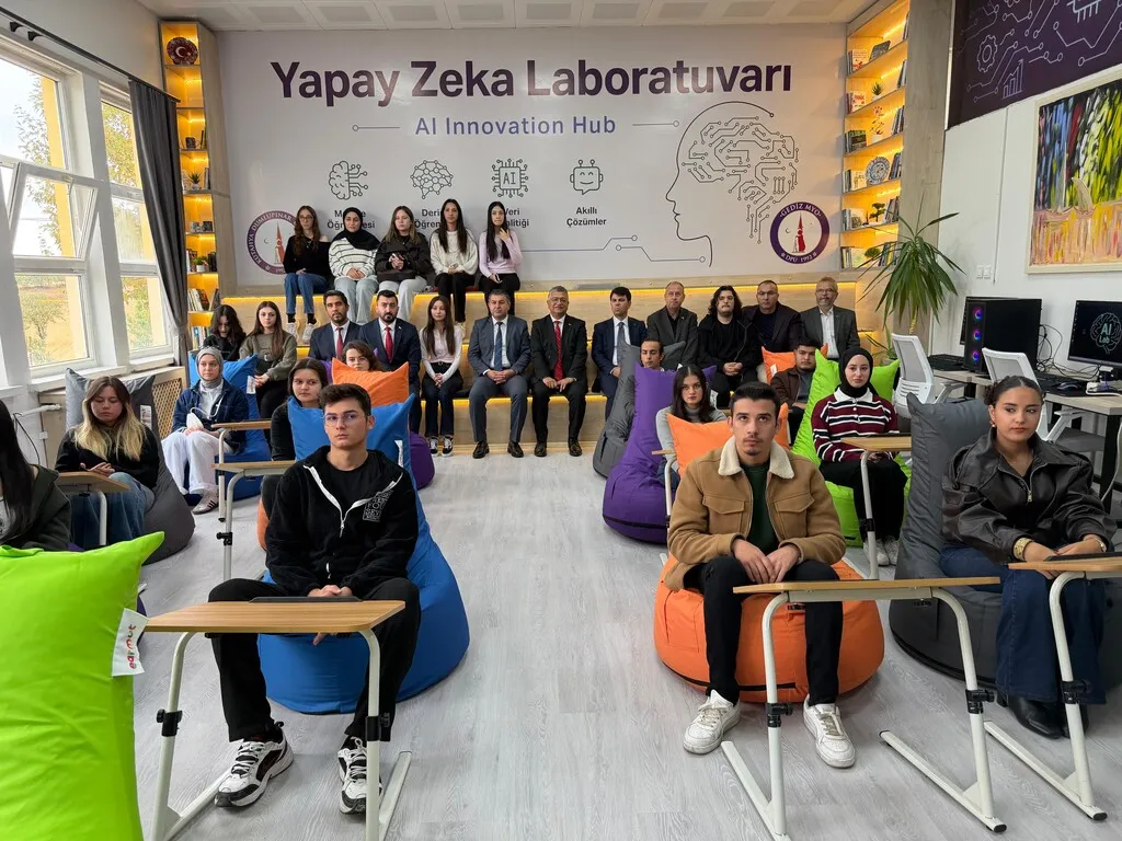 DPÜ Gediz MYO’da yapay zekâ laboratuvarı açılışı