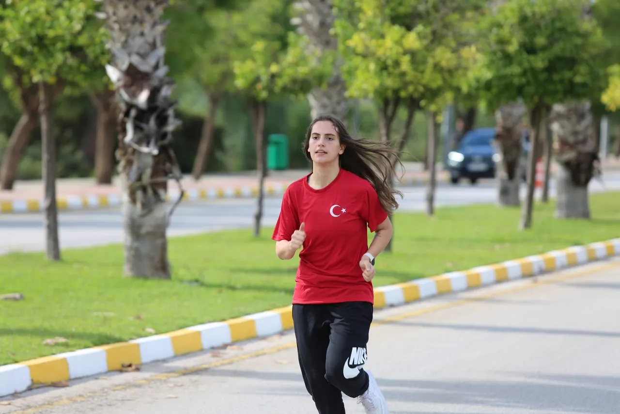 Akdeniz Üniversitesi Cumhuriyet için koştu