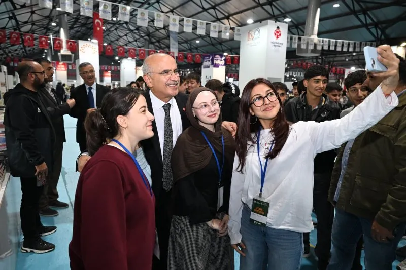 Başkan Er: Depreme rağmen kitap fuarımızı hiç ihmal etmedik