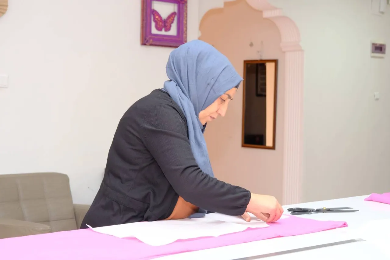 3 merkezde yüzlerce kadın meslek ediniyor